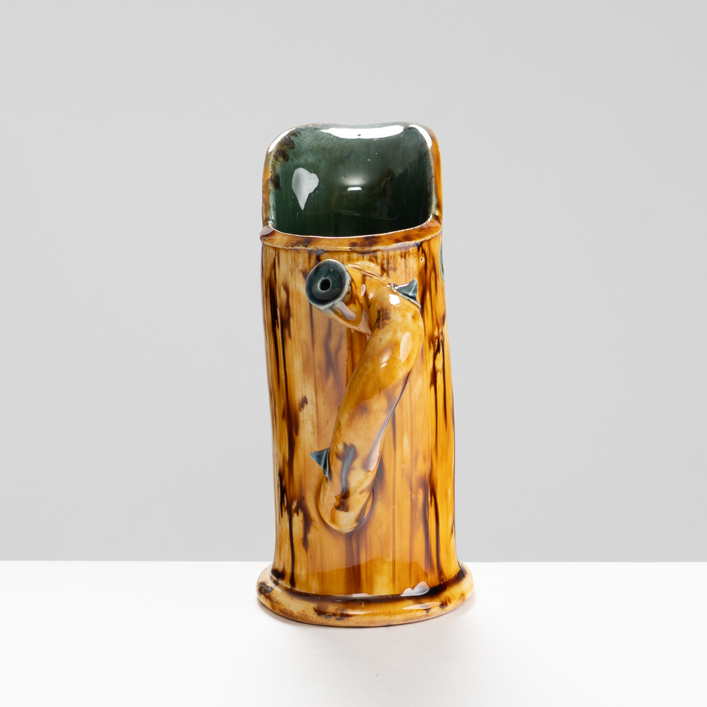 WK30Y593 thorned jug