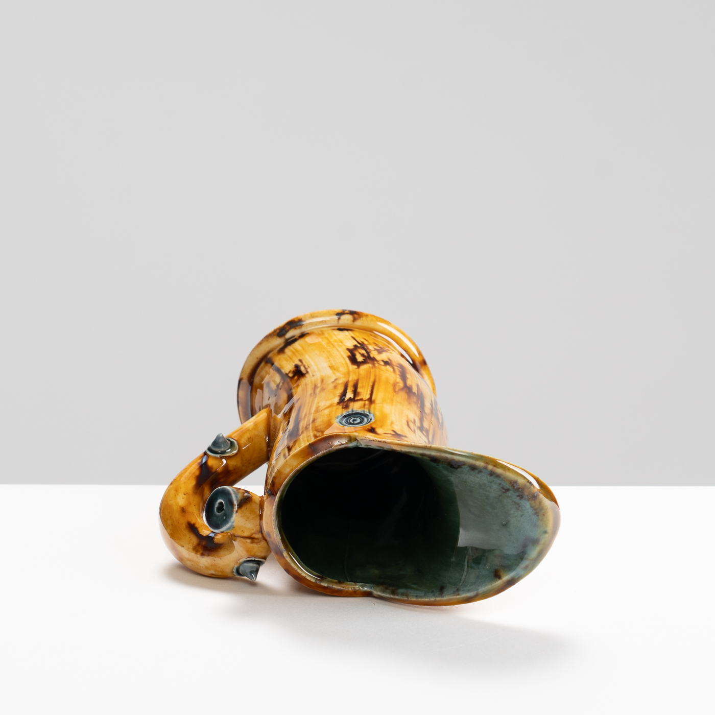 WK30Y593 thorned jug