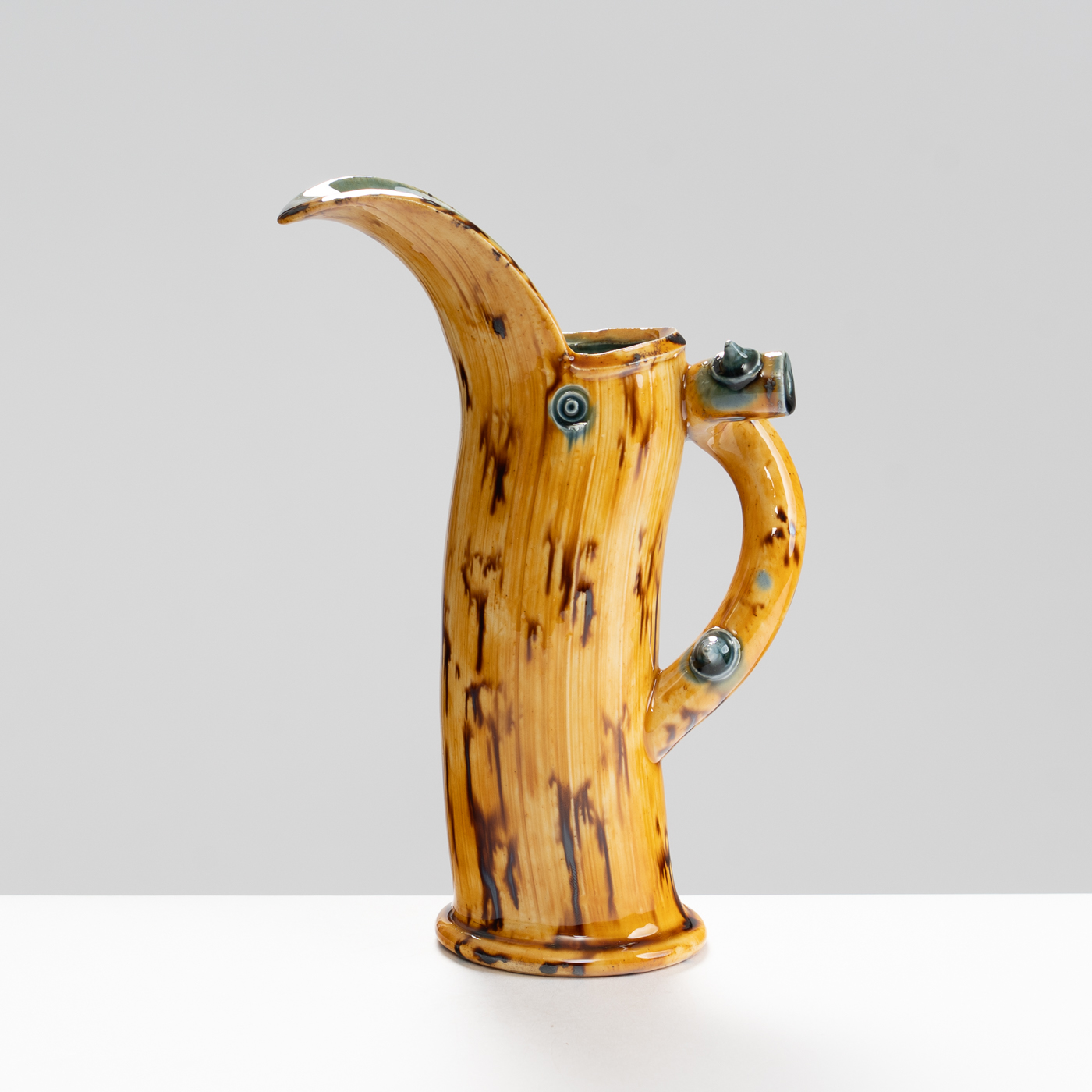 WK30Y598 thorned jug