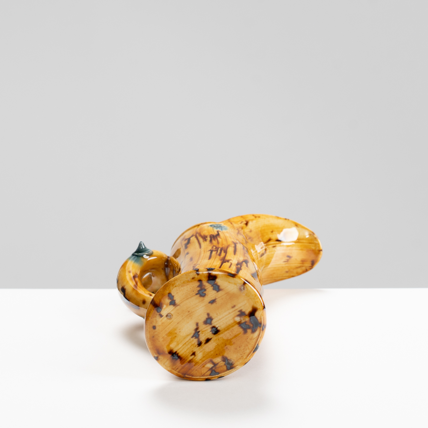 WK30Y598 thorned jug