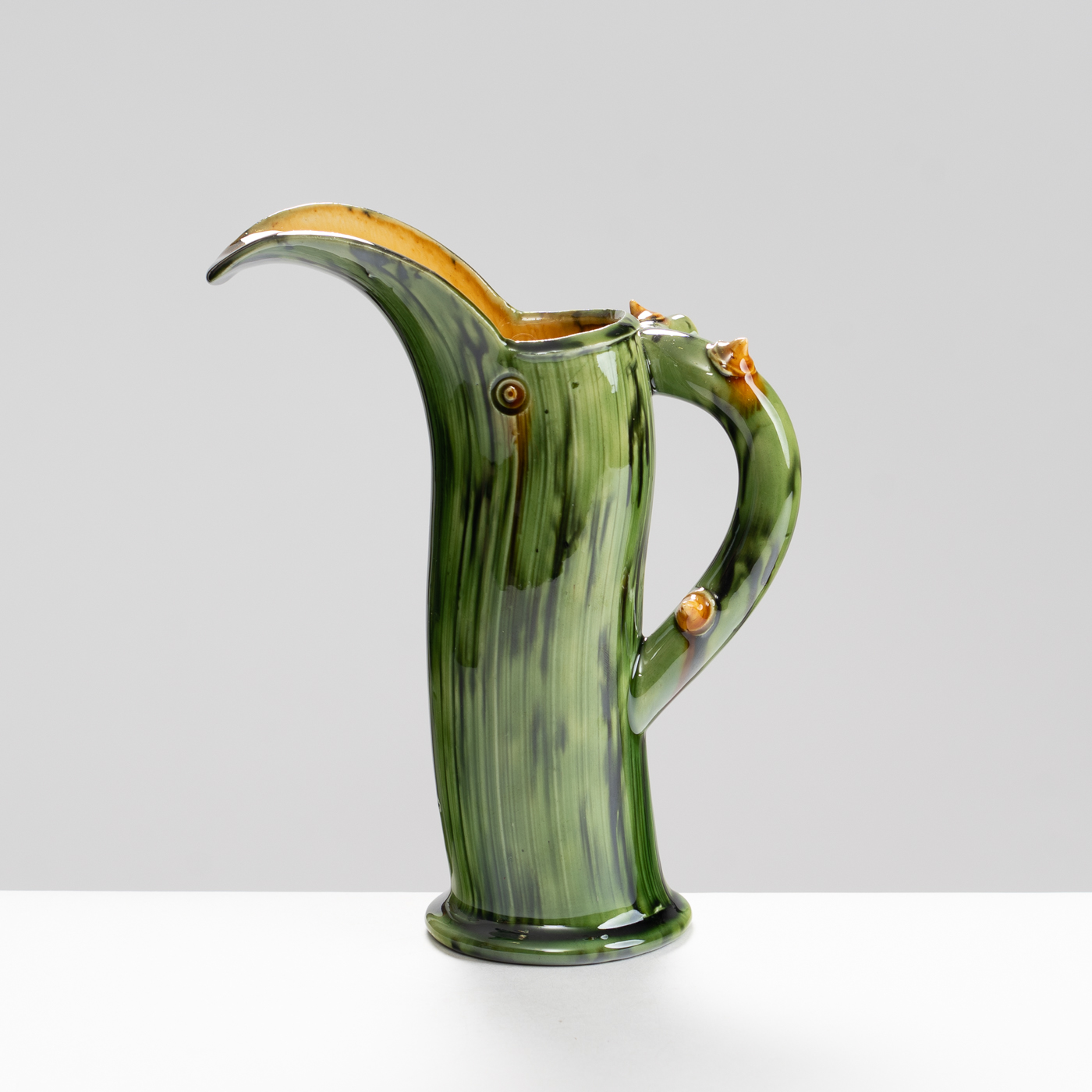 WK30Y604 thorned jug