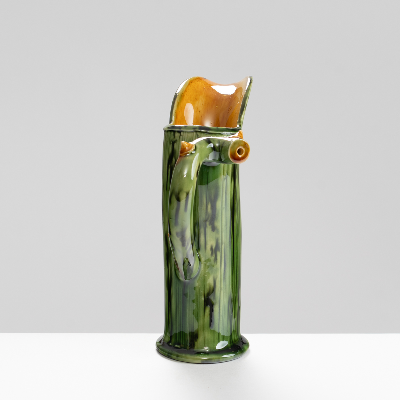 WK30Y604 thorned jug