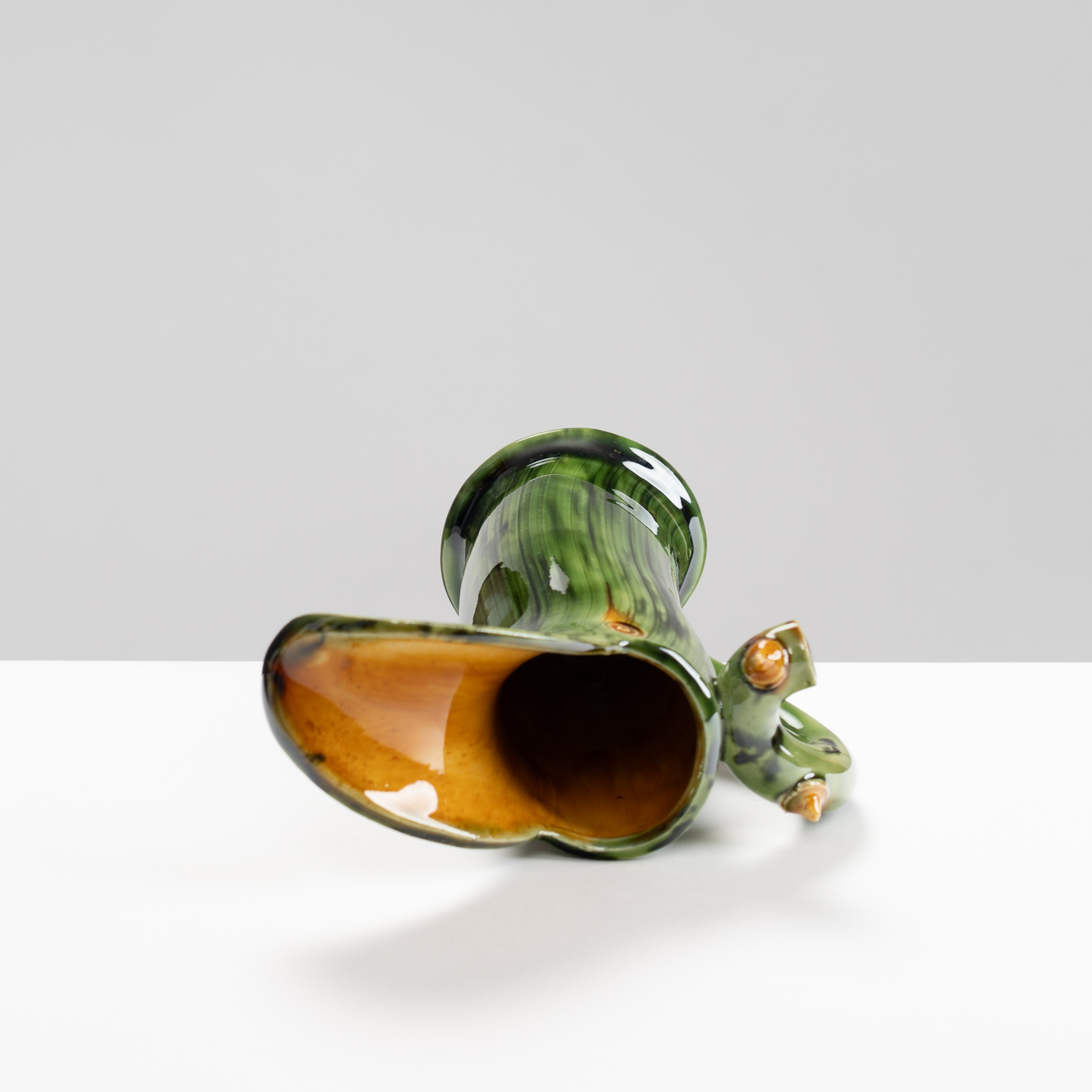 WK30Y604 thorned jug