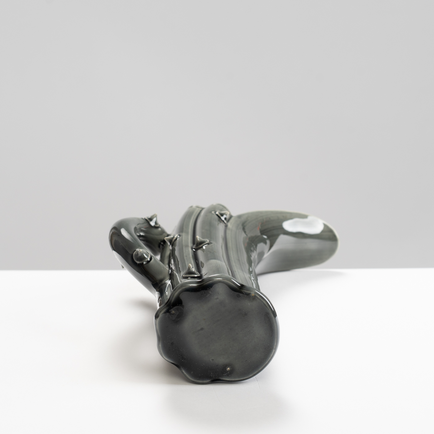 WK30Y611 fluted jug with thorns