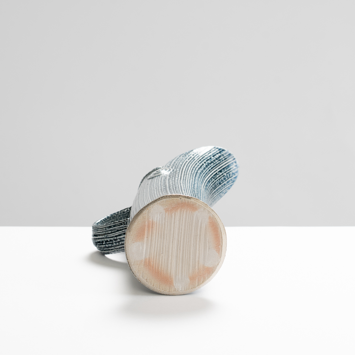 WK30Y618 salt glazed extruded jug