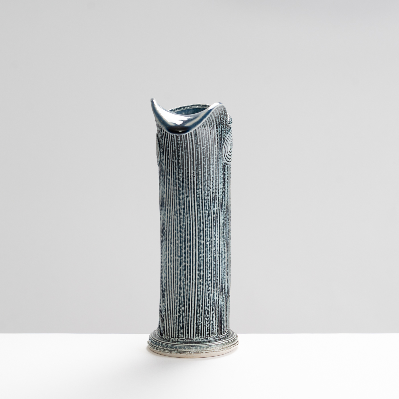 WK30Y619 salt glazed extruded jug