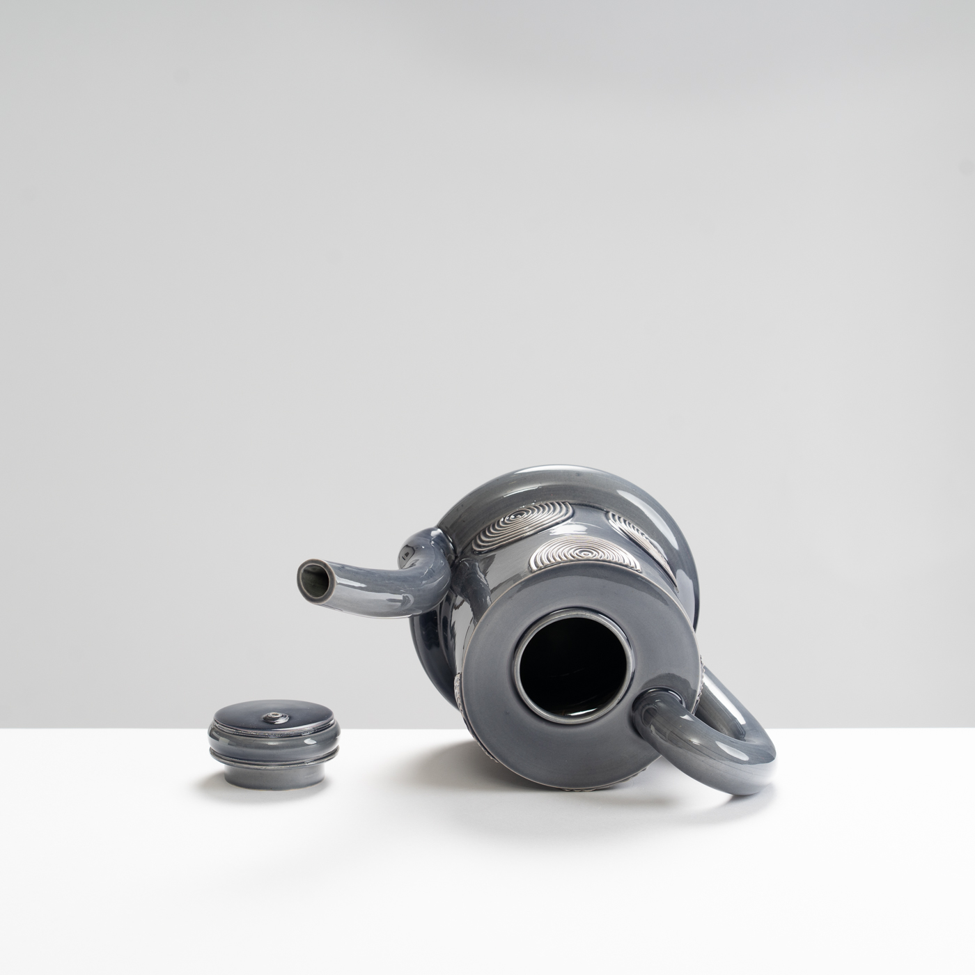 WK30Y632 teapot purple wash