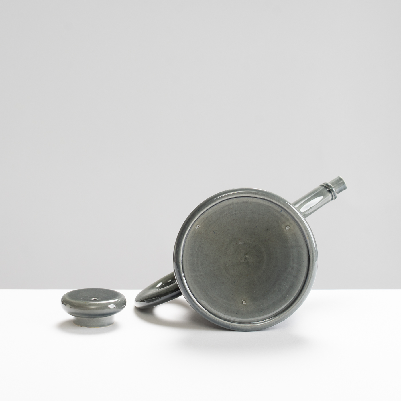 WK30Y640 teapot ink wash