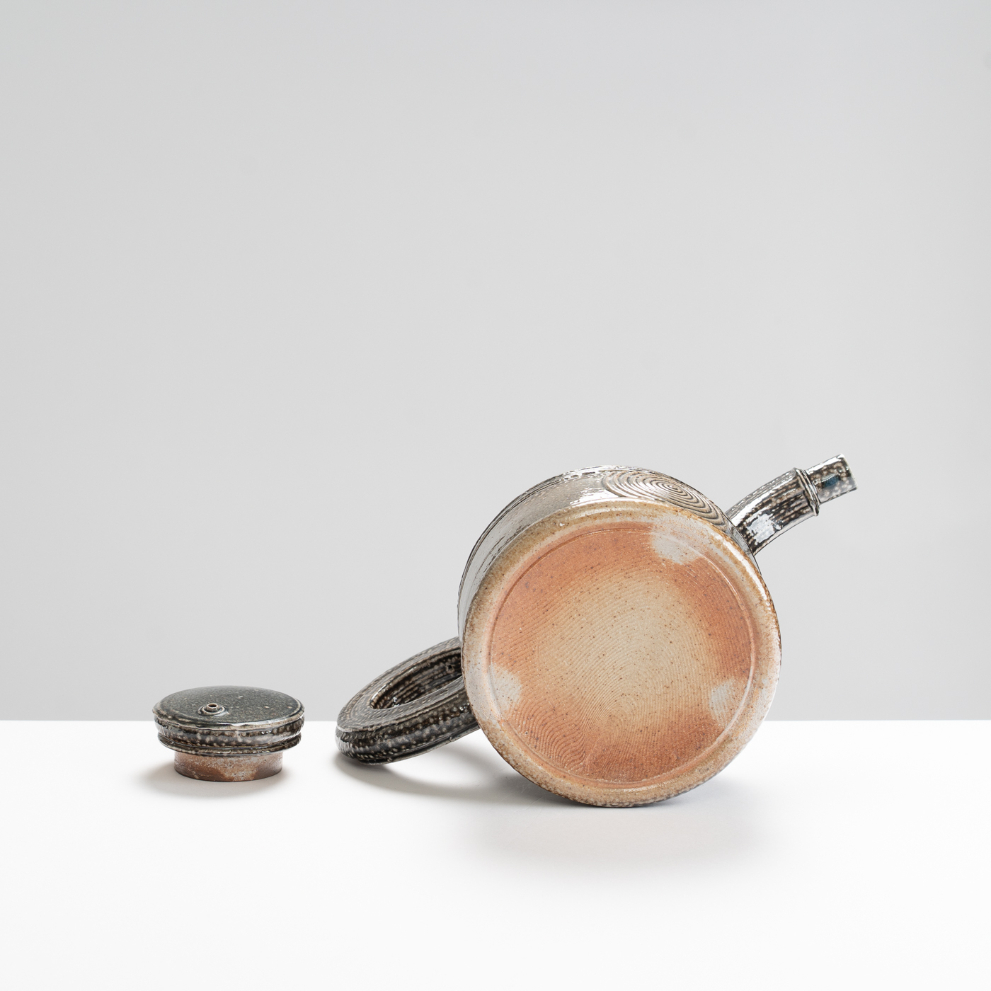 WK30Y643 salt glazed teapot