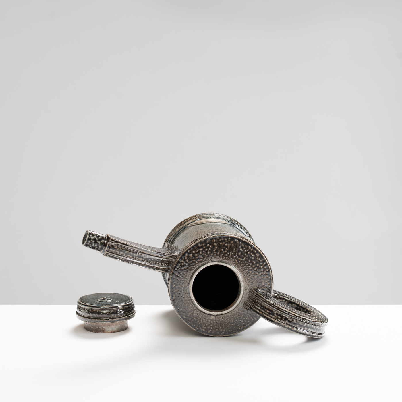 WK30Y644 salt glazed teapot