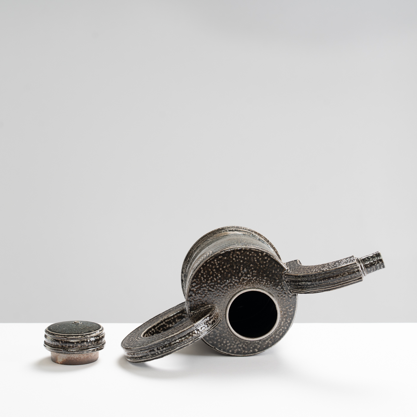 WK30Y645 salt glazed teapot