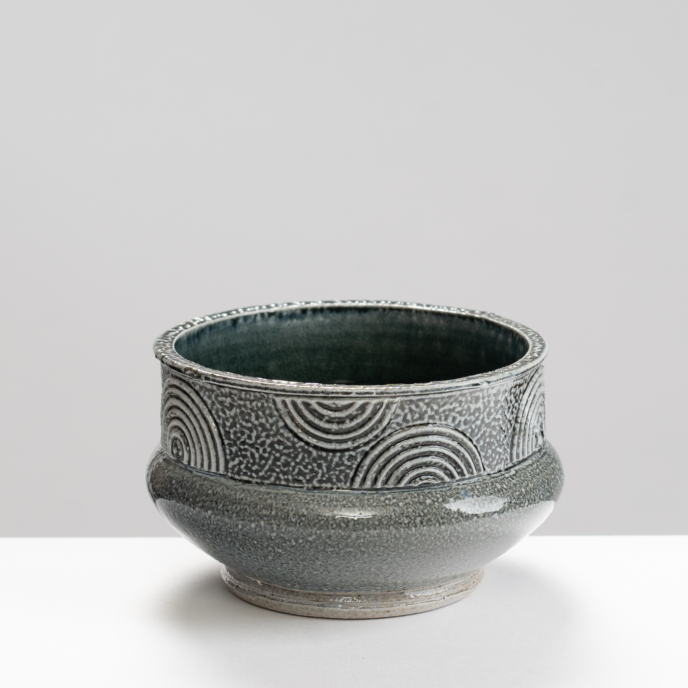 WK30Y646 salt glazed bowl with sprigs