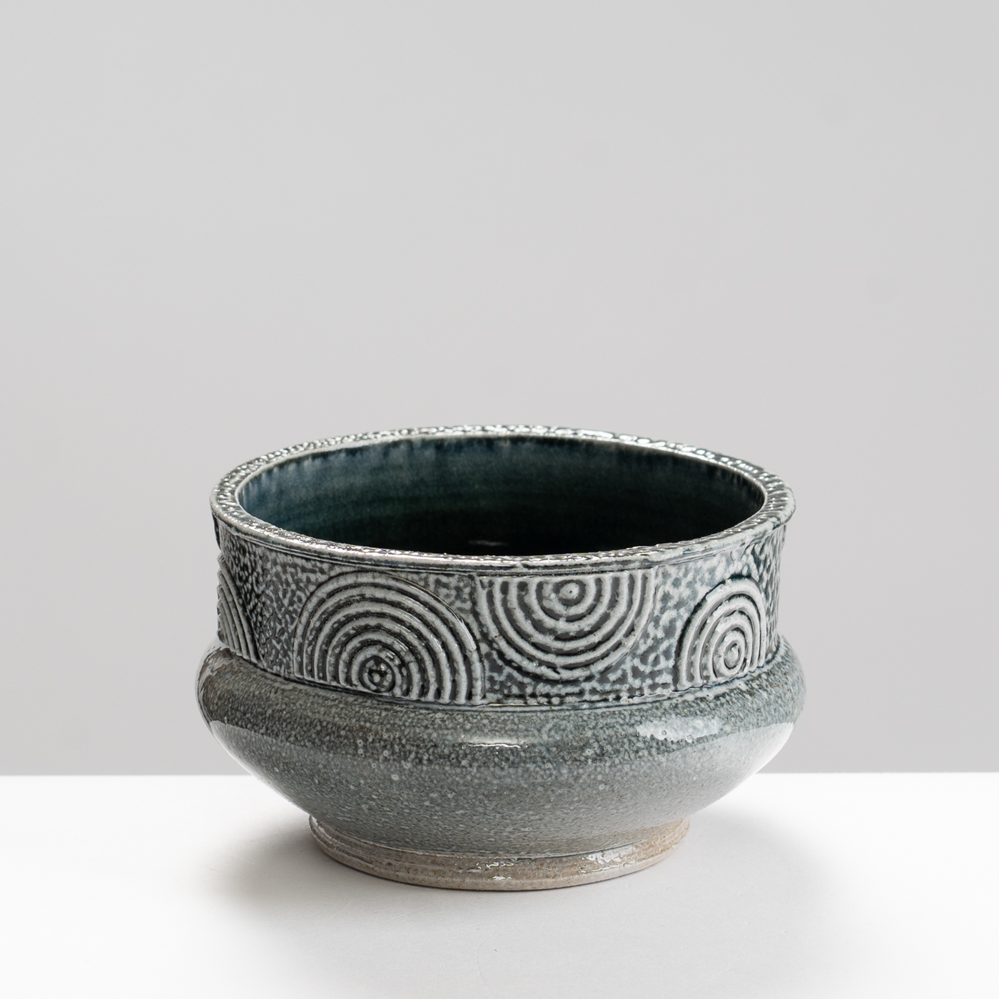 WK30Y646 salt glazed bowl with sprigs