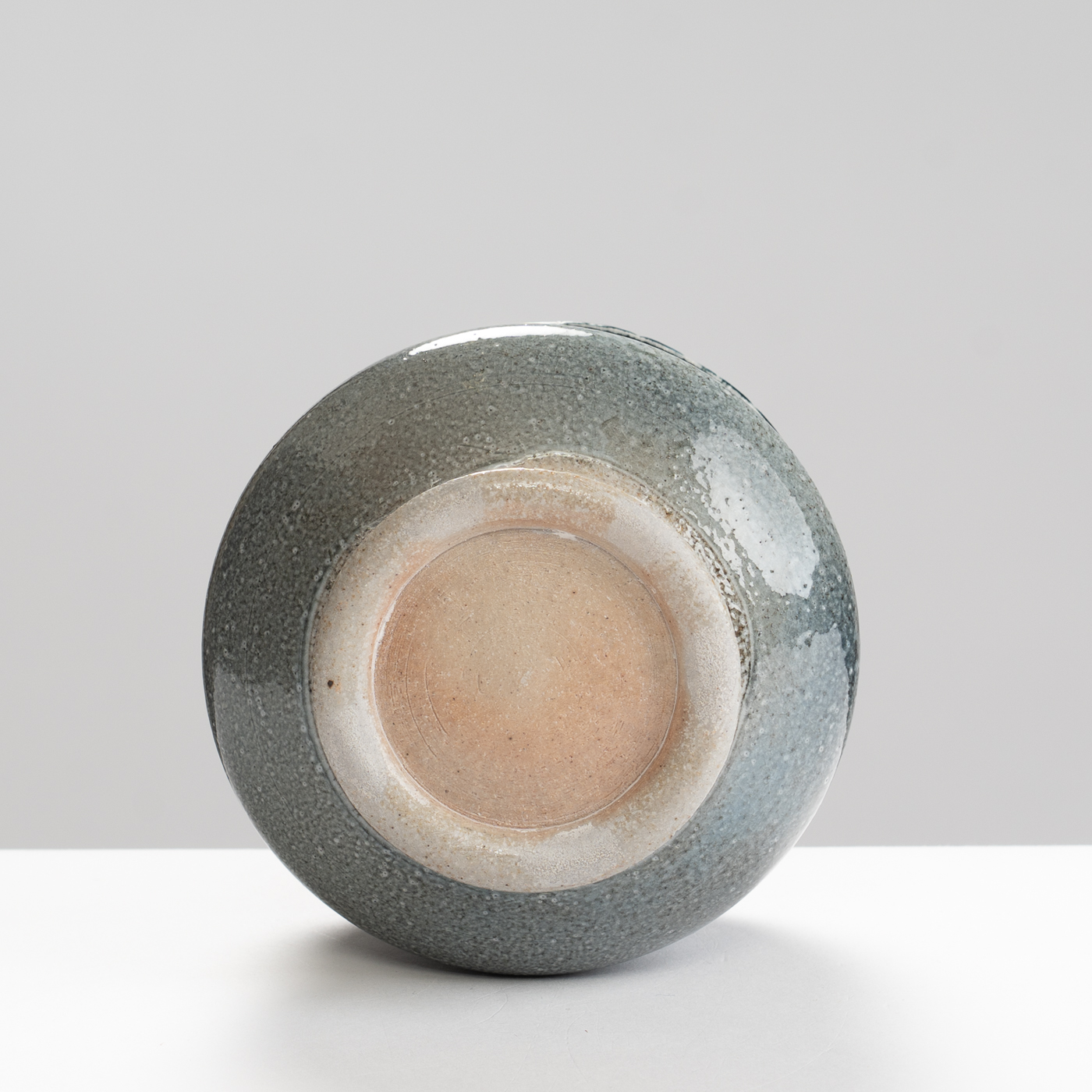 WK30Y646 salt glazed bowl with sprigs