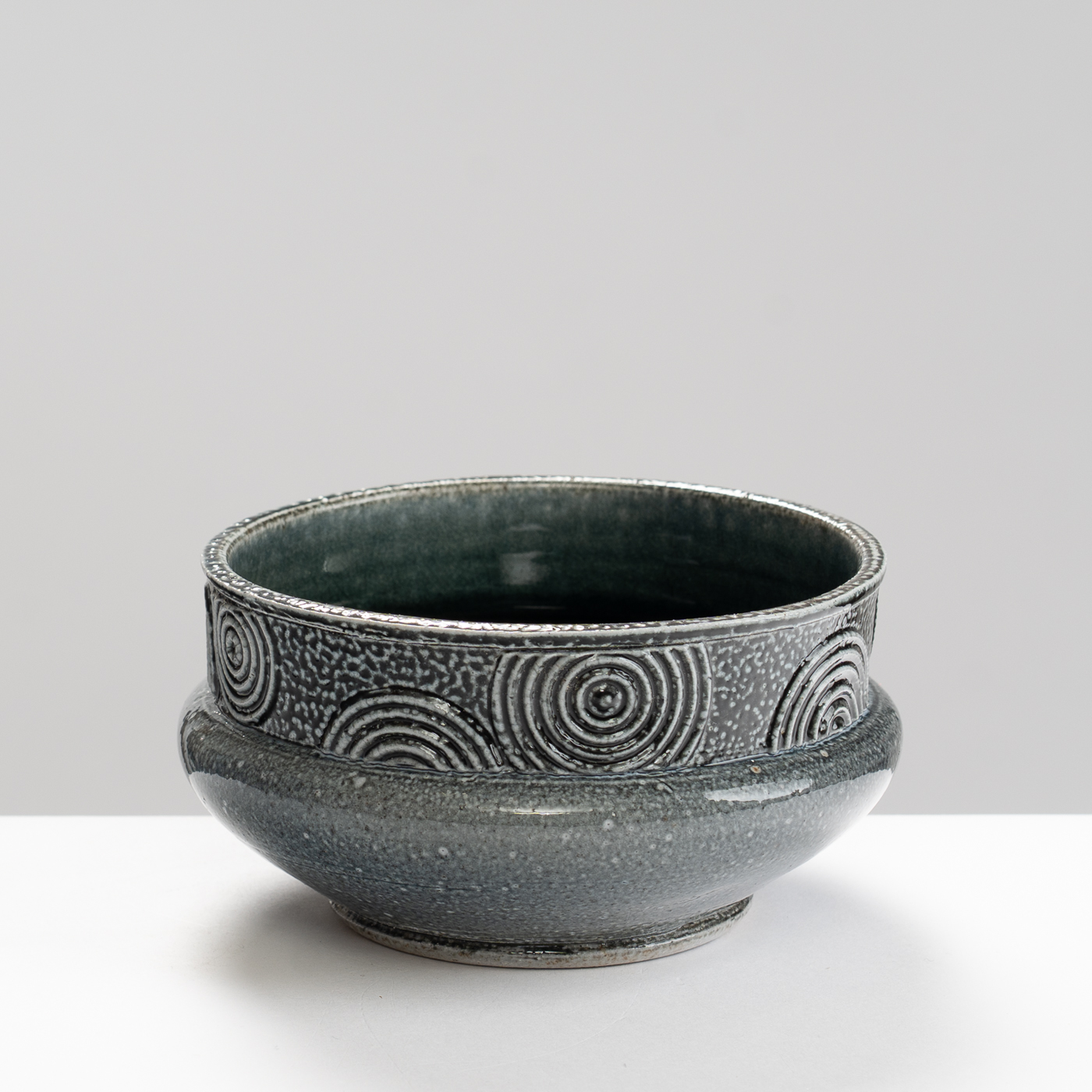 WK30Y647 salt glazed bowl with sprigs