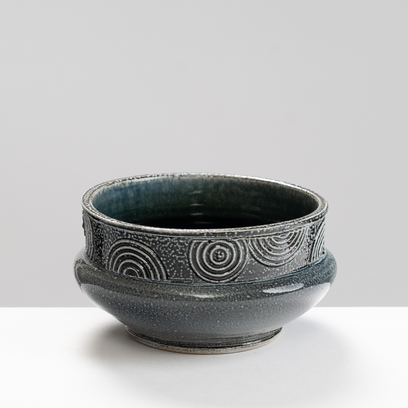 WK30Y647 salt glazed bowl with sprigs