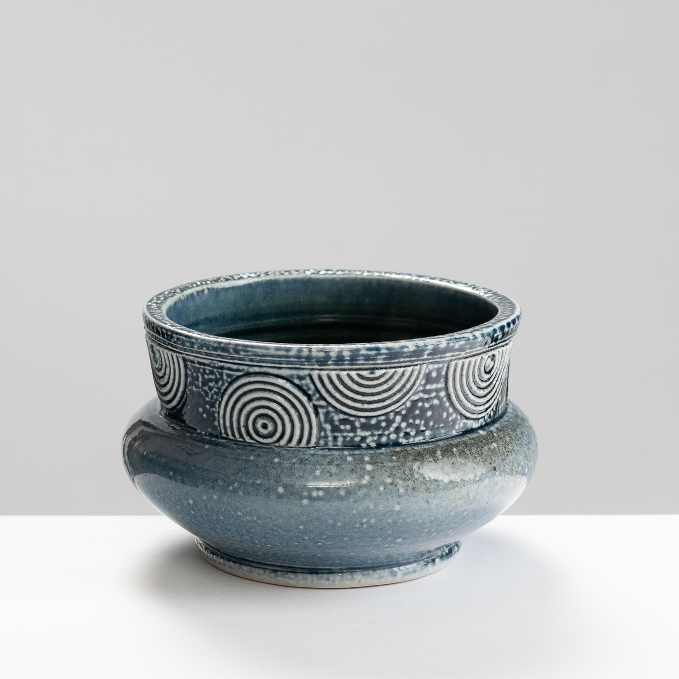 WK30Y648 salt glazed bowl with sprigs