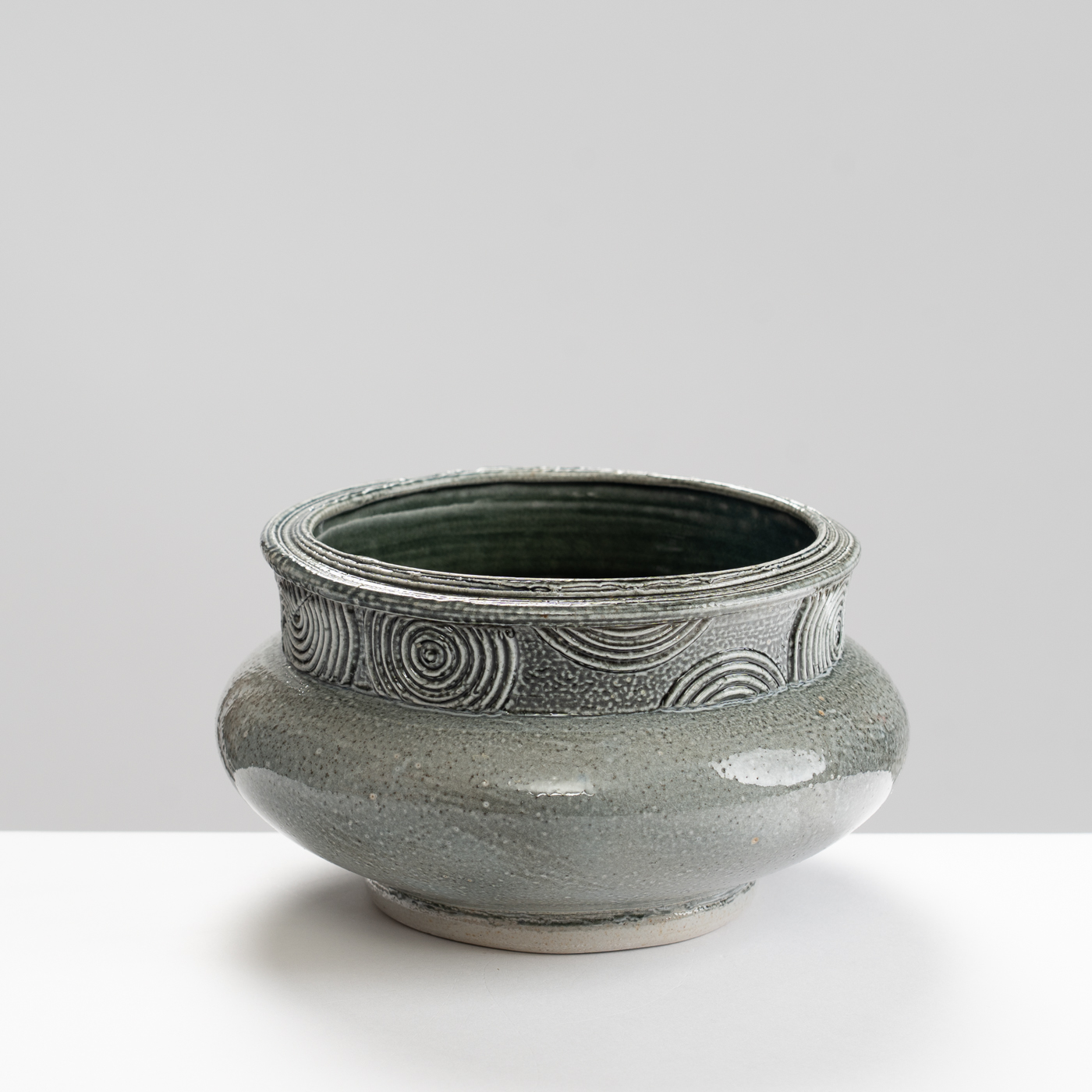 WK30Y650 salt glazed bowl with sprigs