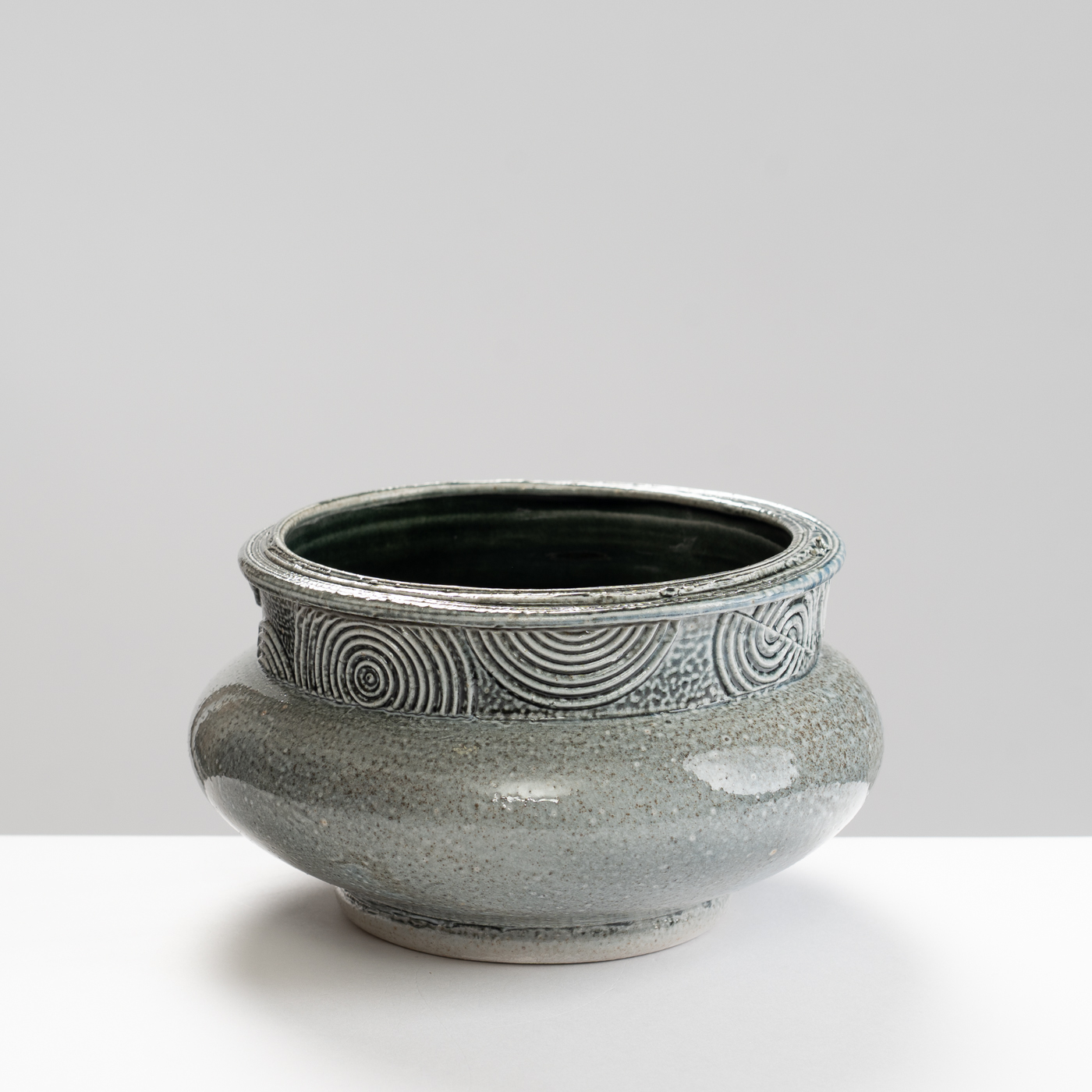 WK30Y650 salt glazed bowl with sprigs
