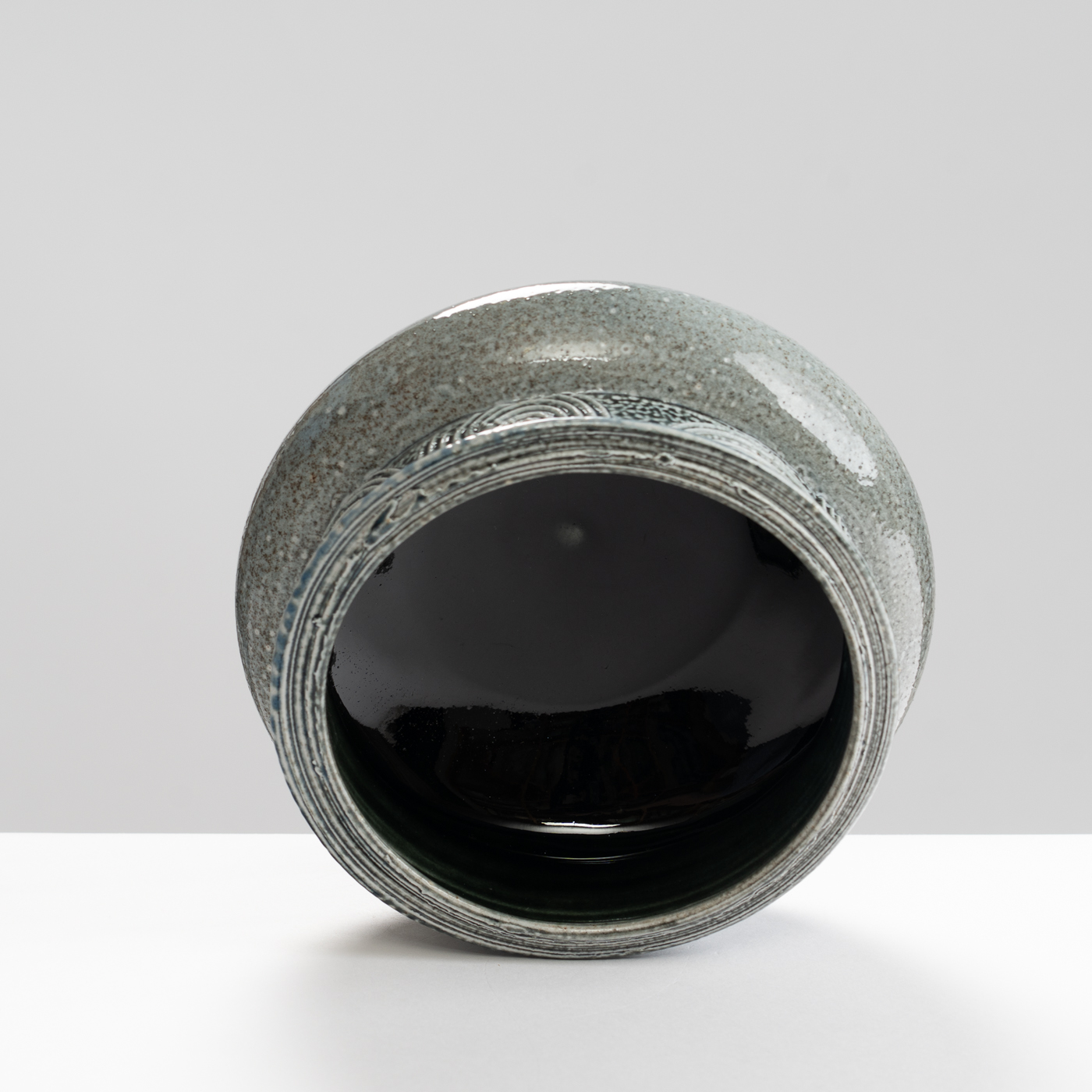 WK30Y650 salt glazed bowl with sprigs