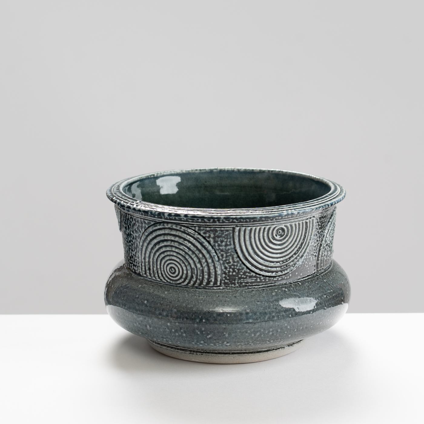 WK30Y653 salt glazed bowl with sprigs