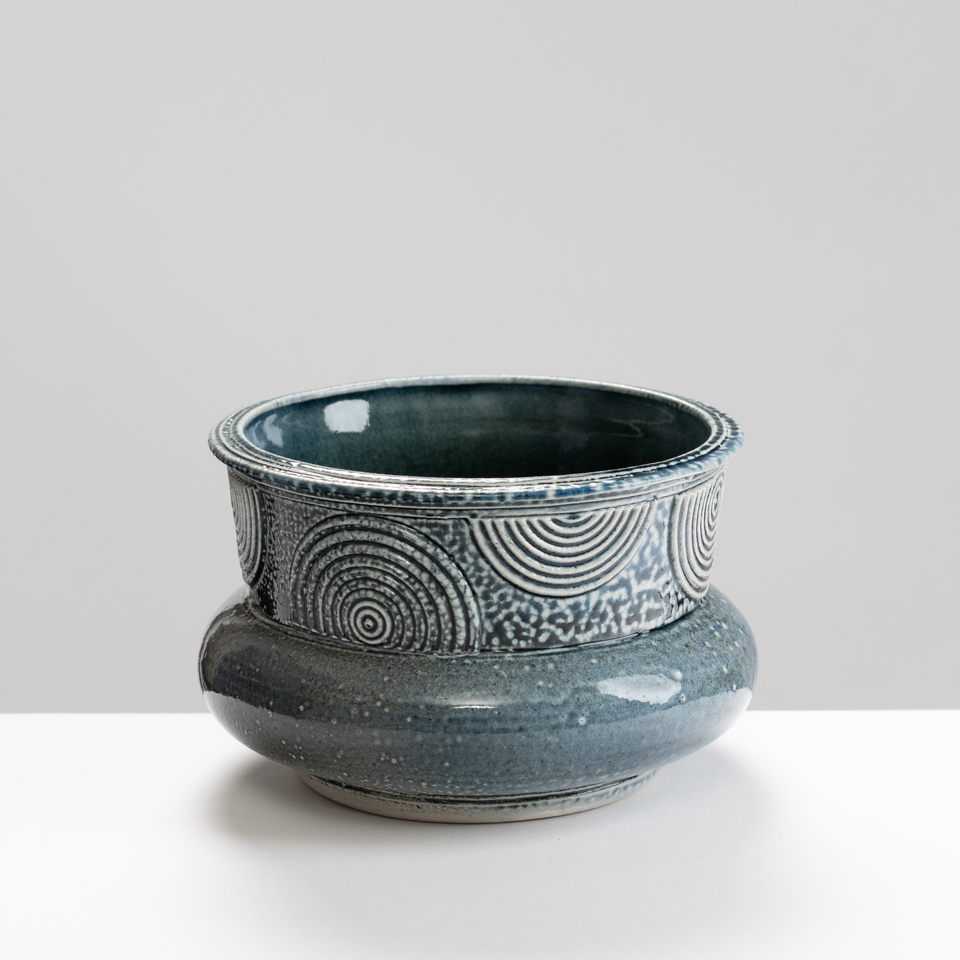 WK30Y653 salt glazed bowl with sprigs