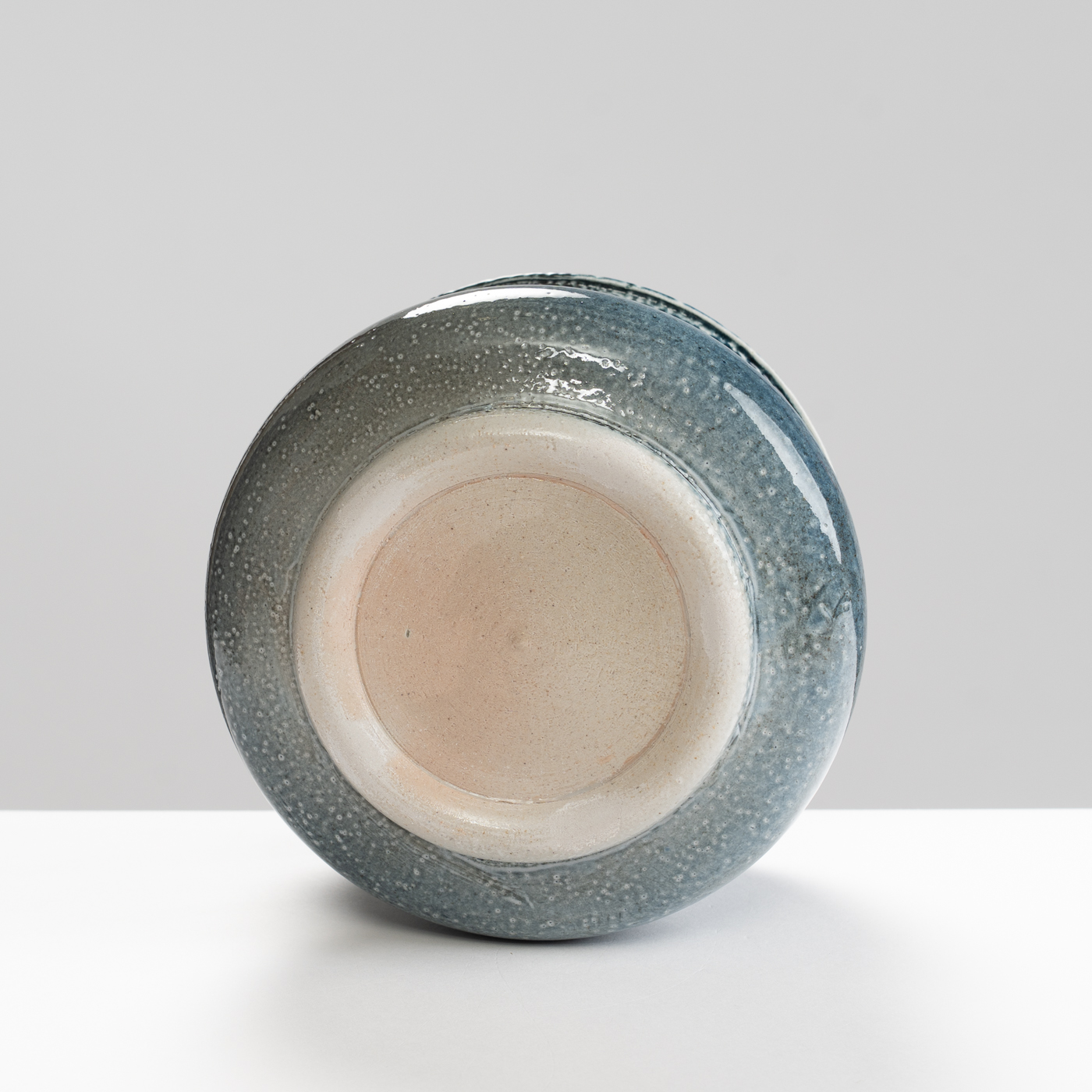 WK30Y653 salt glazed bowl with sprigs