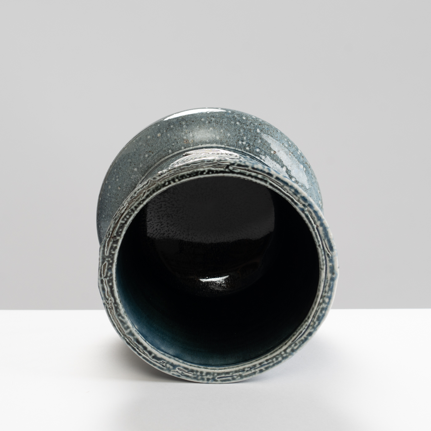 WK30Y656 salt glazed vessel with sprigs