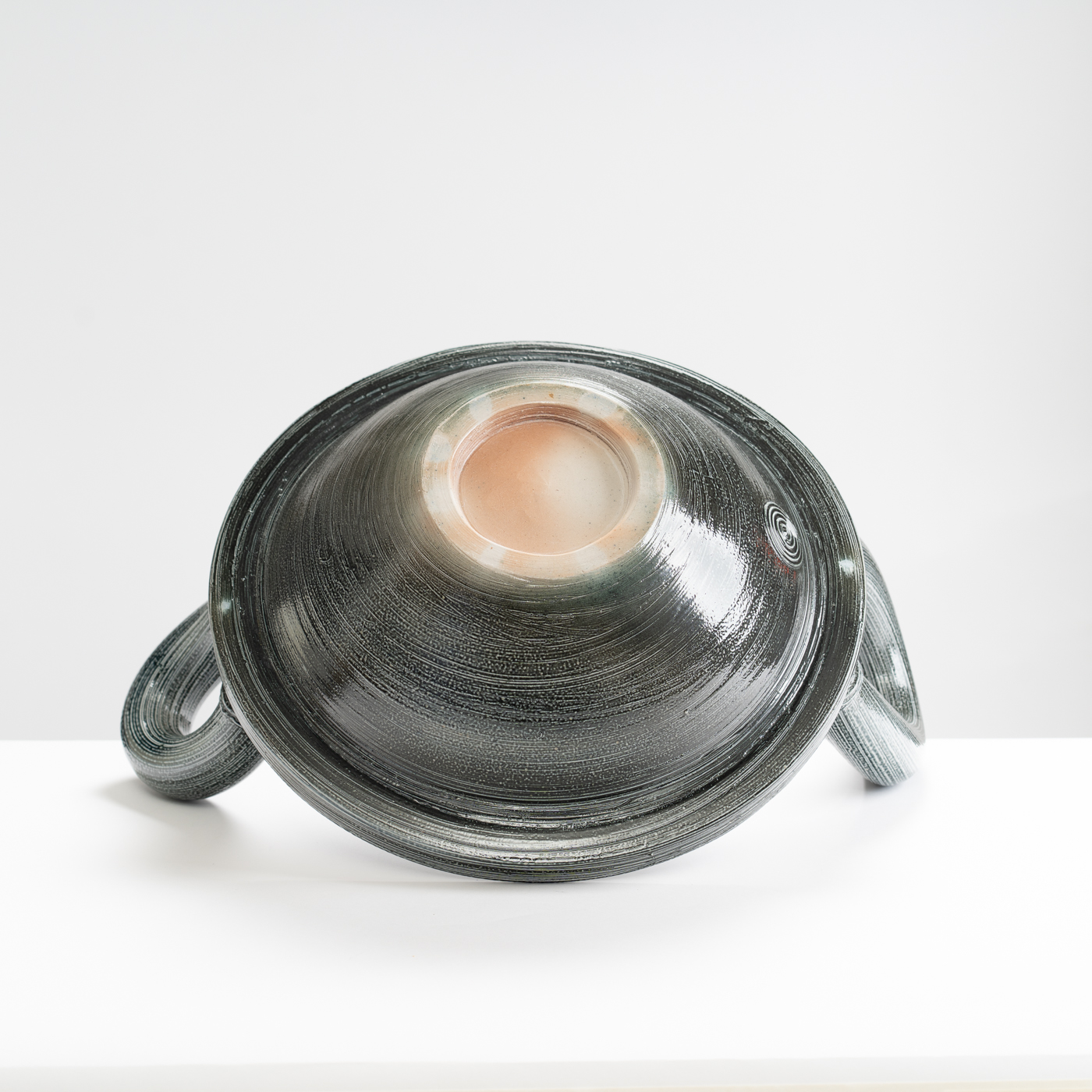 WK30Y659 large salt glazed bowl, extruded handles