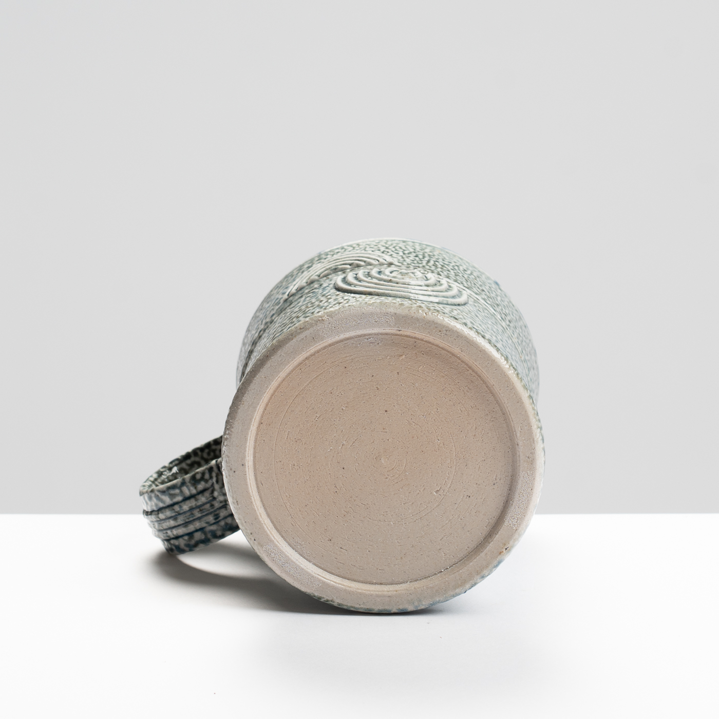 WK30Y683 salt glazed mug