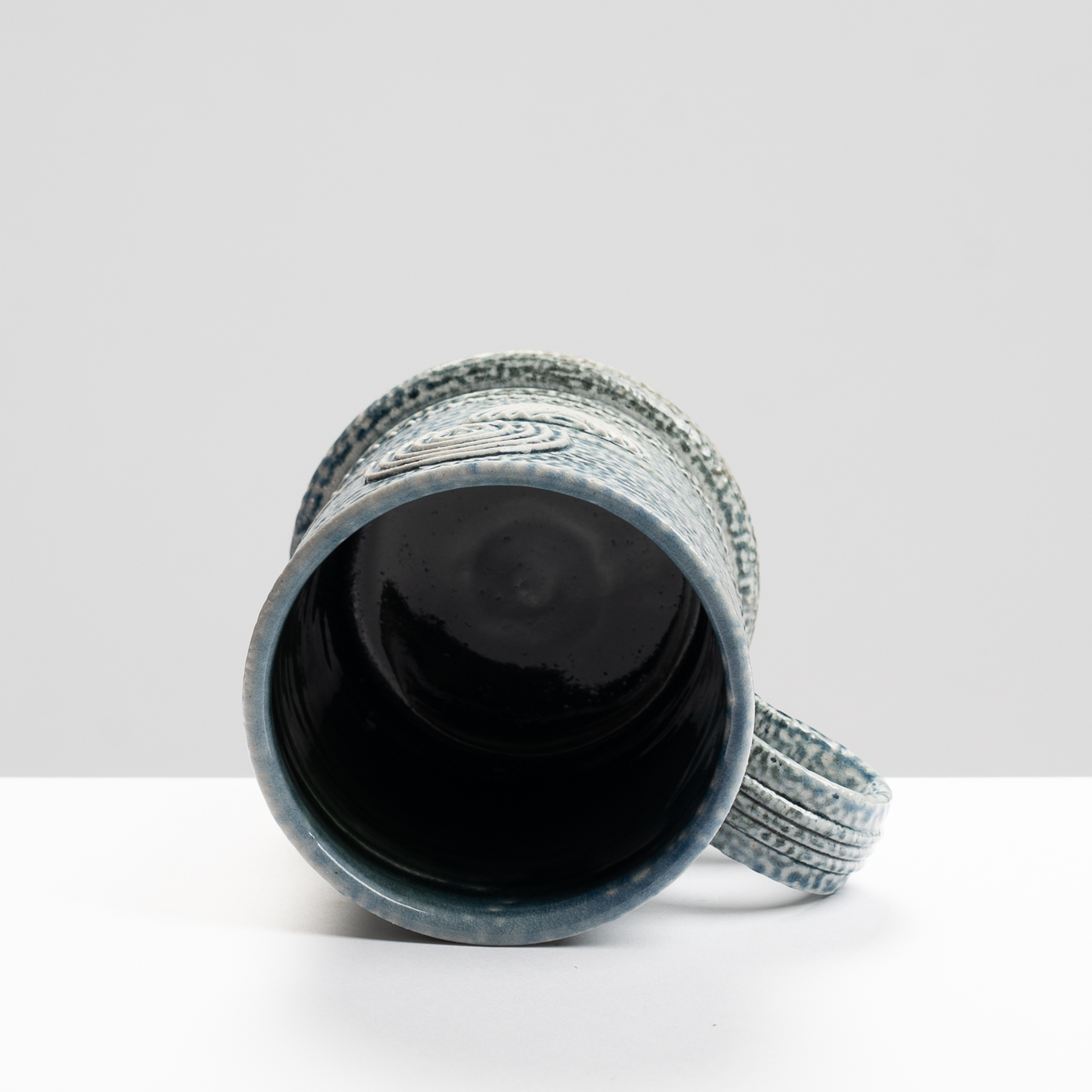 WK30Y686 salt glazed mug