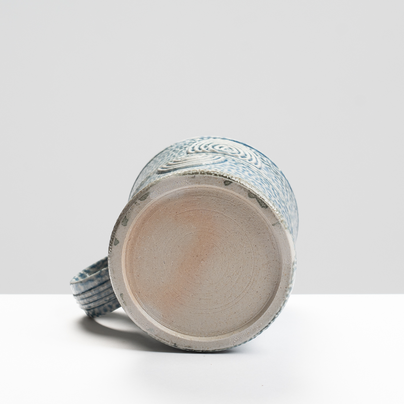 WK30Y686 salt glazed mug