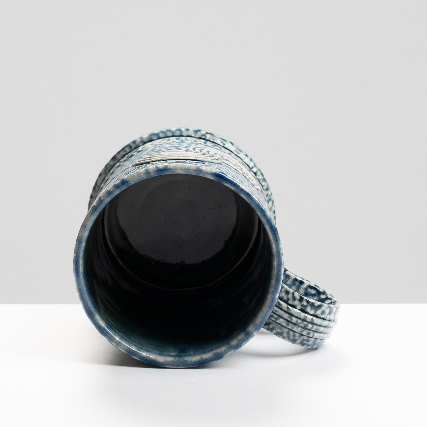 WK30Y689 salt glazed mug