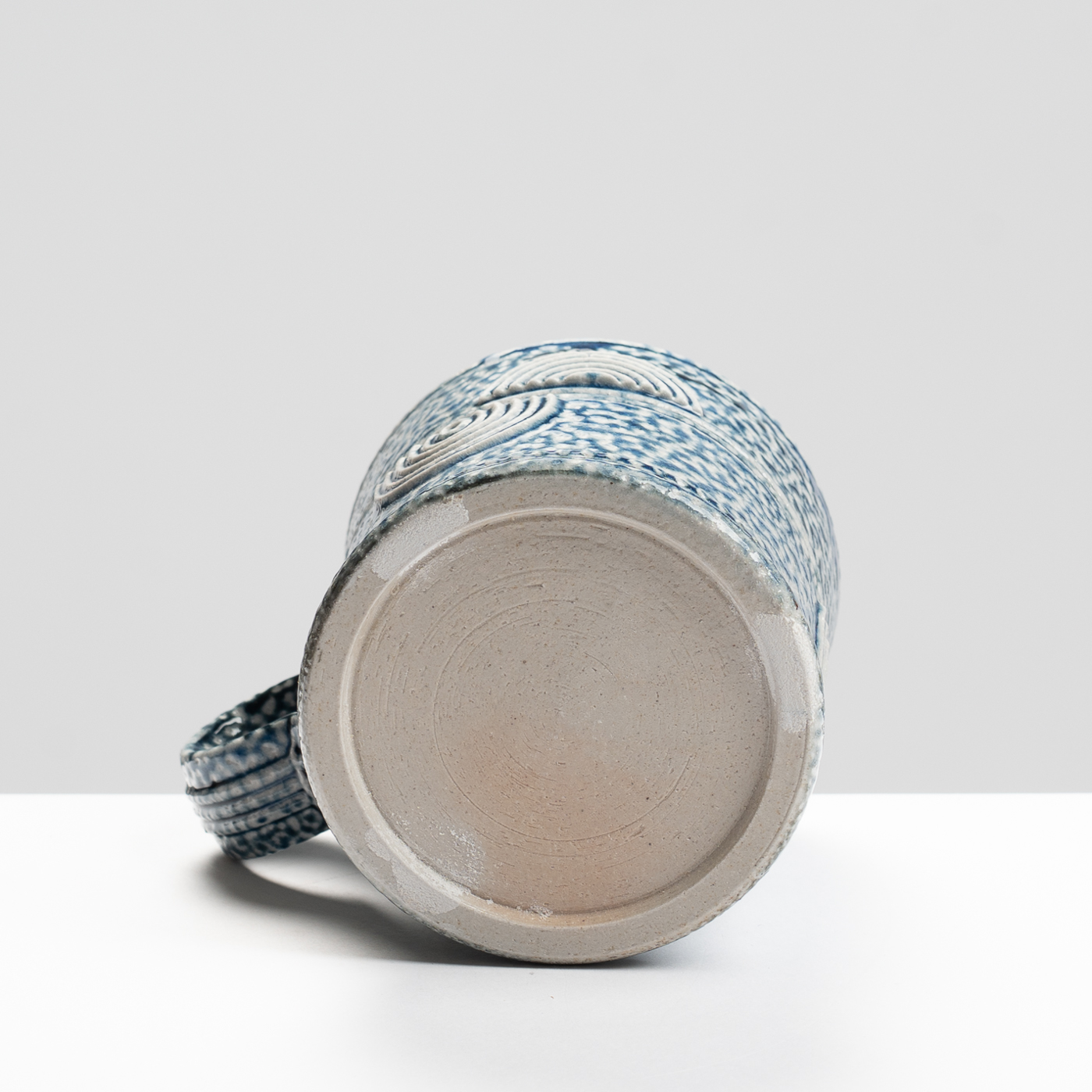 WK30Y689 salt glazed mug