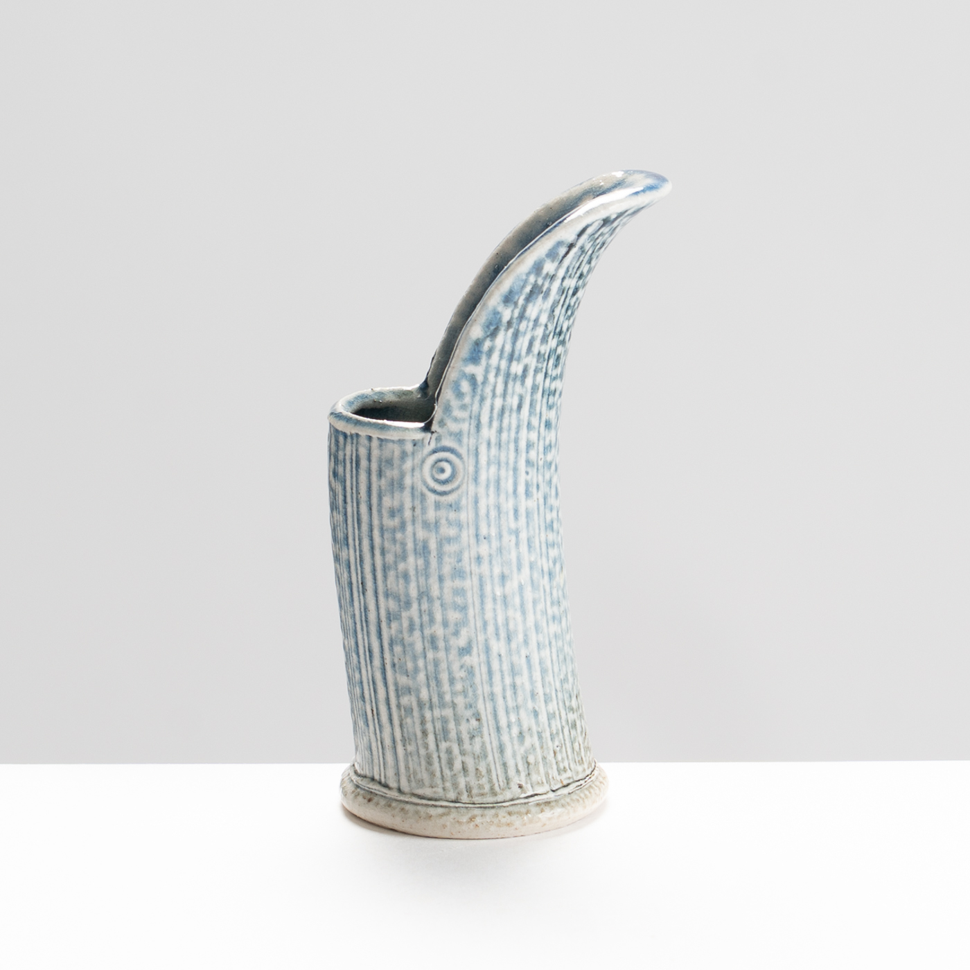 WK30Y693 salt glazed pourer