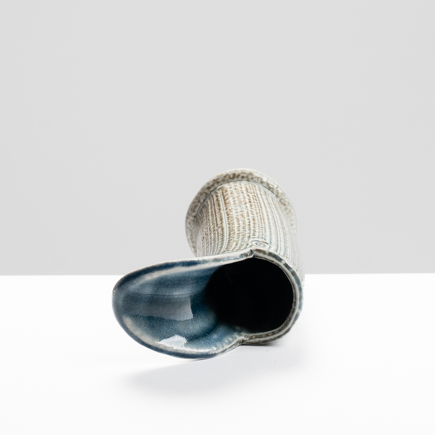 WK30Y699 salt glazed pourer