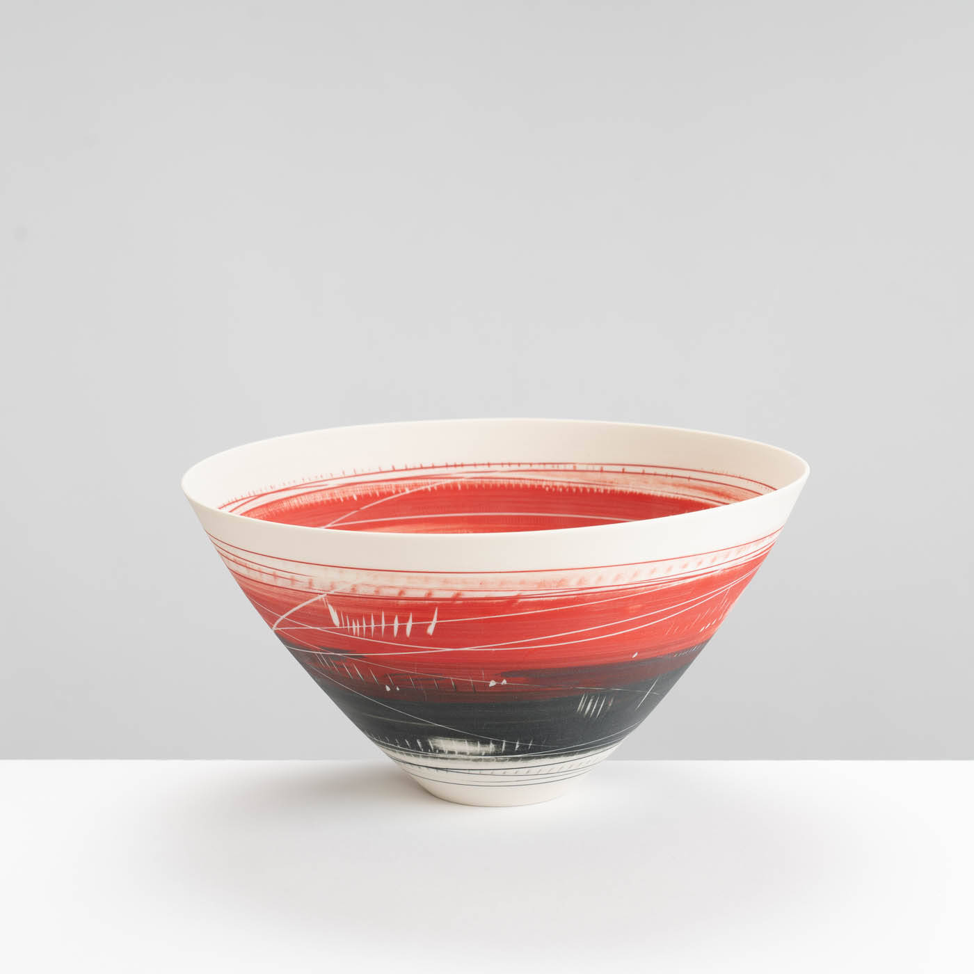 AT488Y495 Rounded Bowl Red and Black