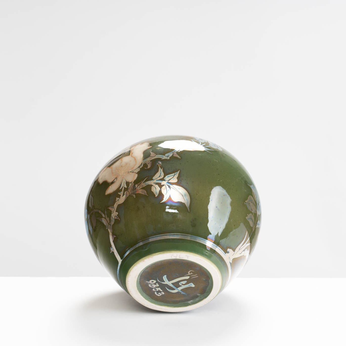 JCJ408Y242 Round Bottle Wild Rose on Green