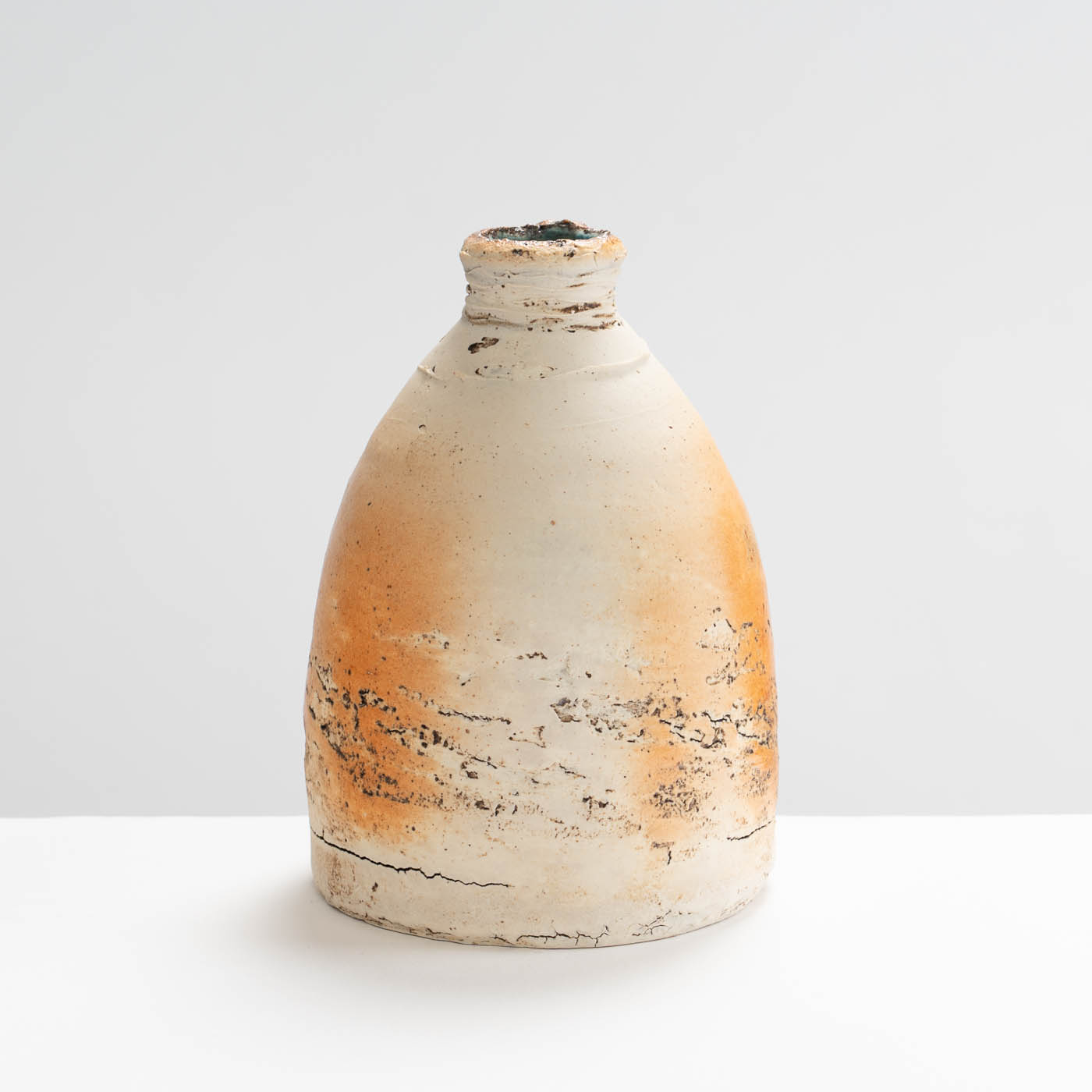 JK375Y266 Large Round Ballclay Vase