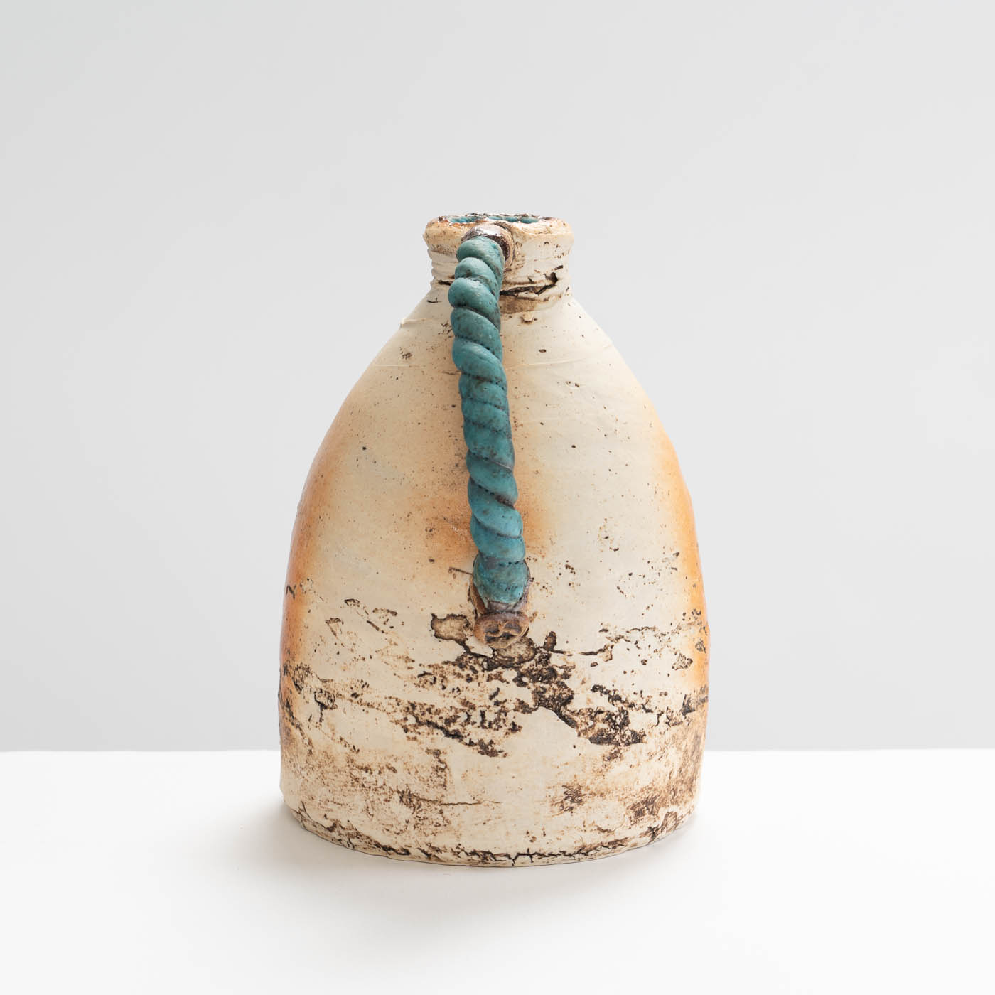 JK375Y266 Large Round Ballclay Vase