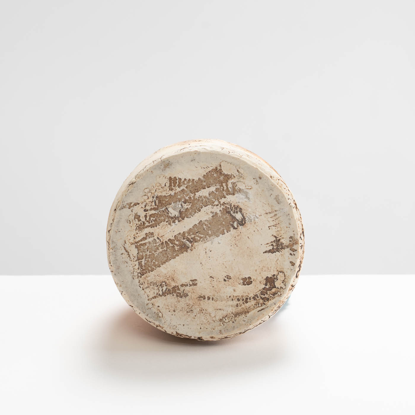 JK375Y266 Large Round Ballclay Vase