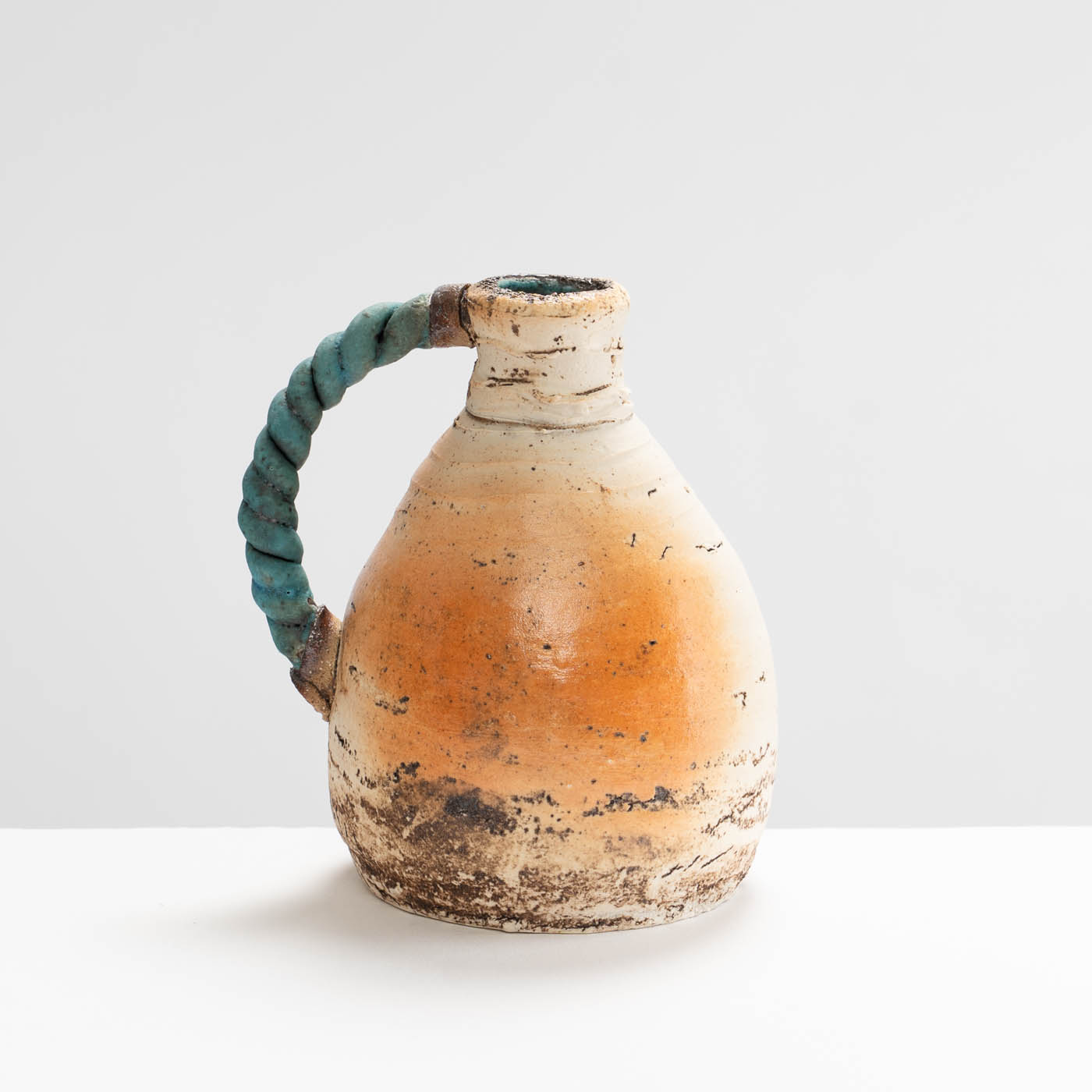 JK375Y270 Small Round Ballclay Vase