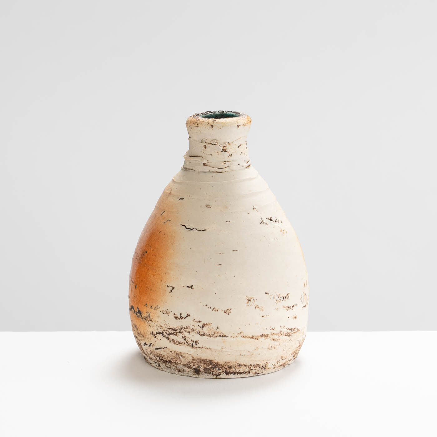 JK375Y270 Small Round Ballclay Vase