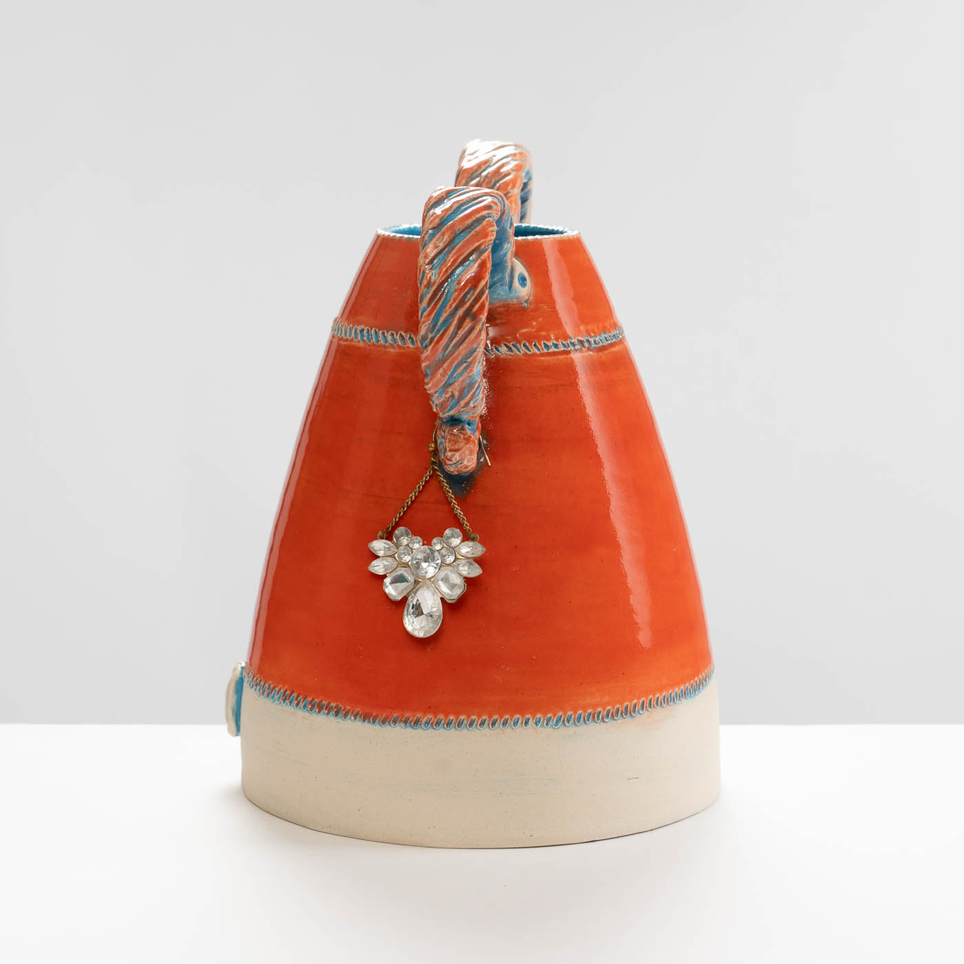 LMS469Y71 Indignant Sisters Vase Coral/Blue