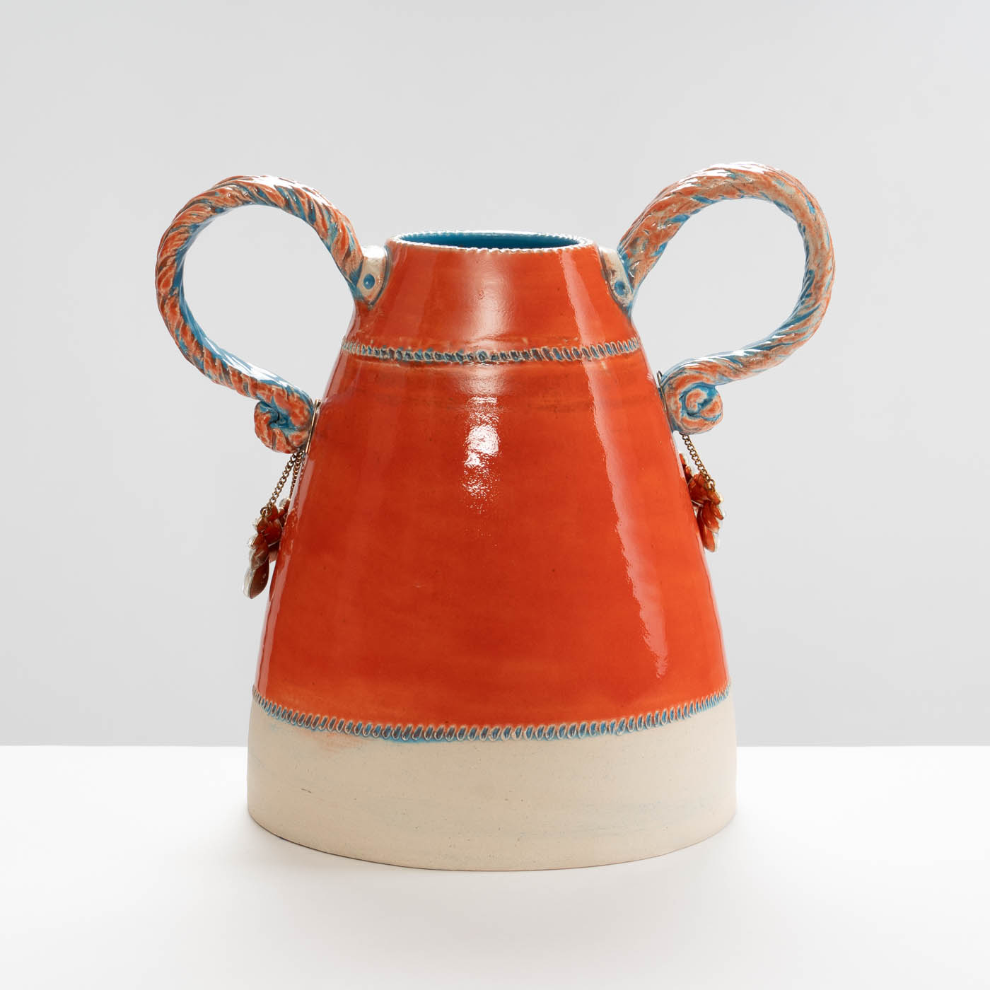 LMS469Y71 Indignant Sisters Vase Coral/Blue