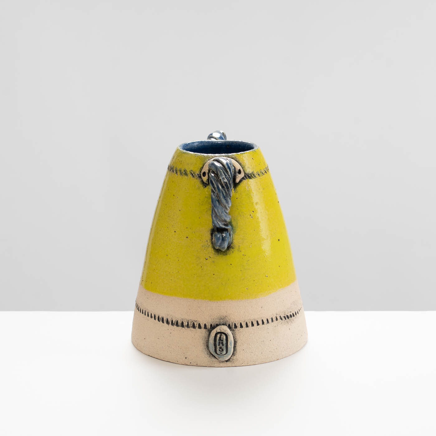 LMS469Y74 Indignant Sisters Vase Chartreuse/Navy