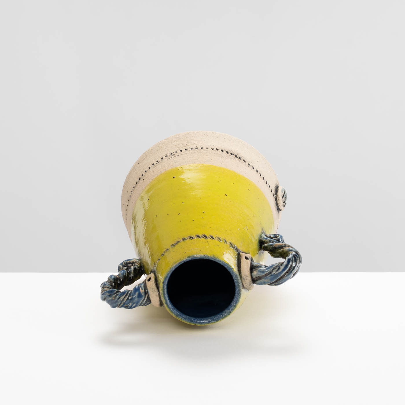 LMS469Y74 Indignant Sisters Vase Chartreuse/Navy