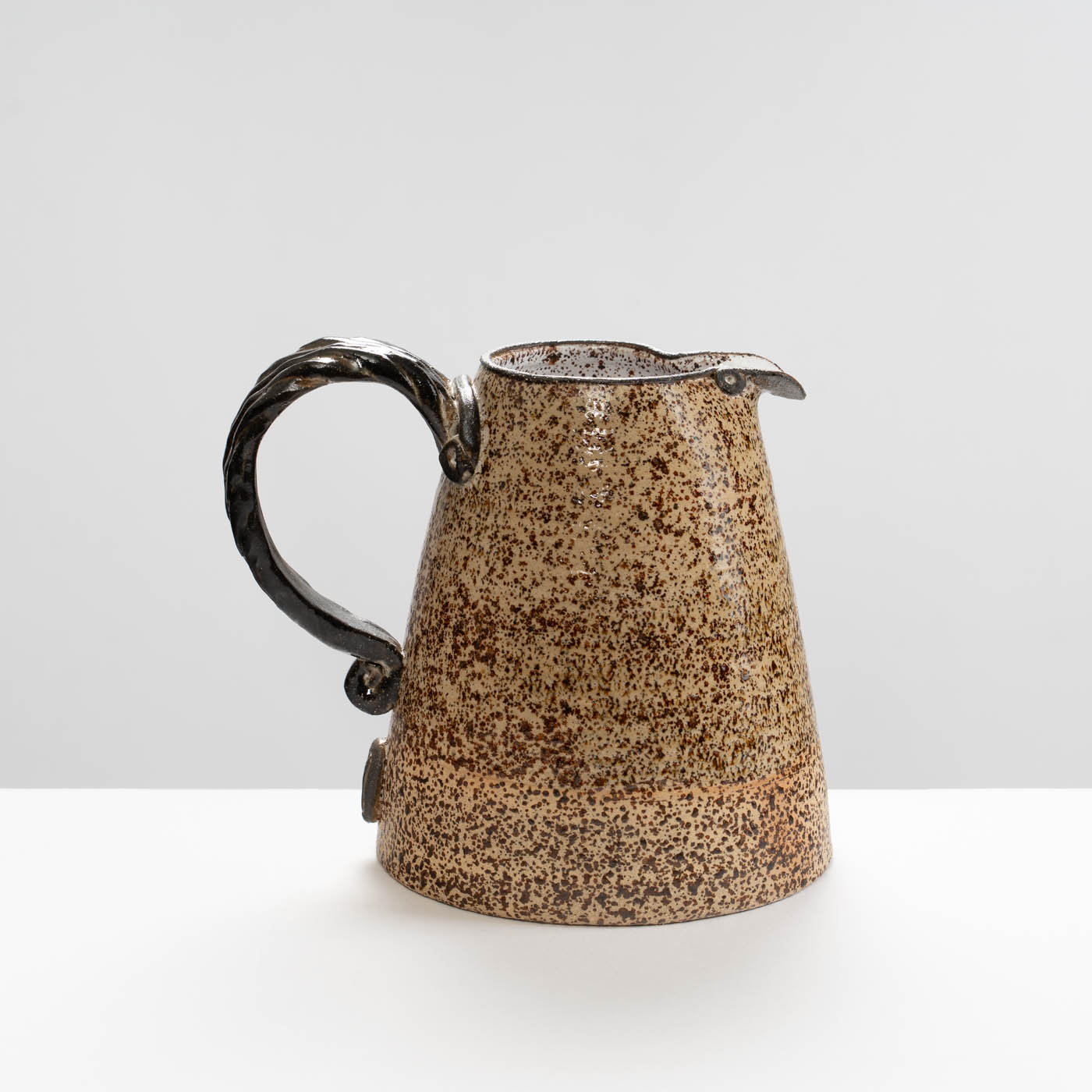 LMS469Y78 Indignant Brothers Jug Speckle/White