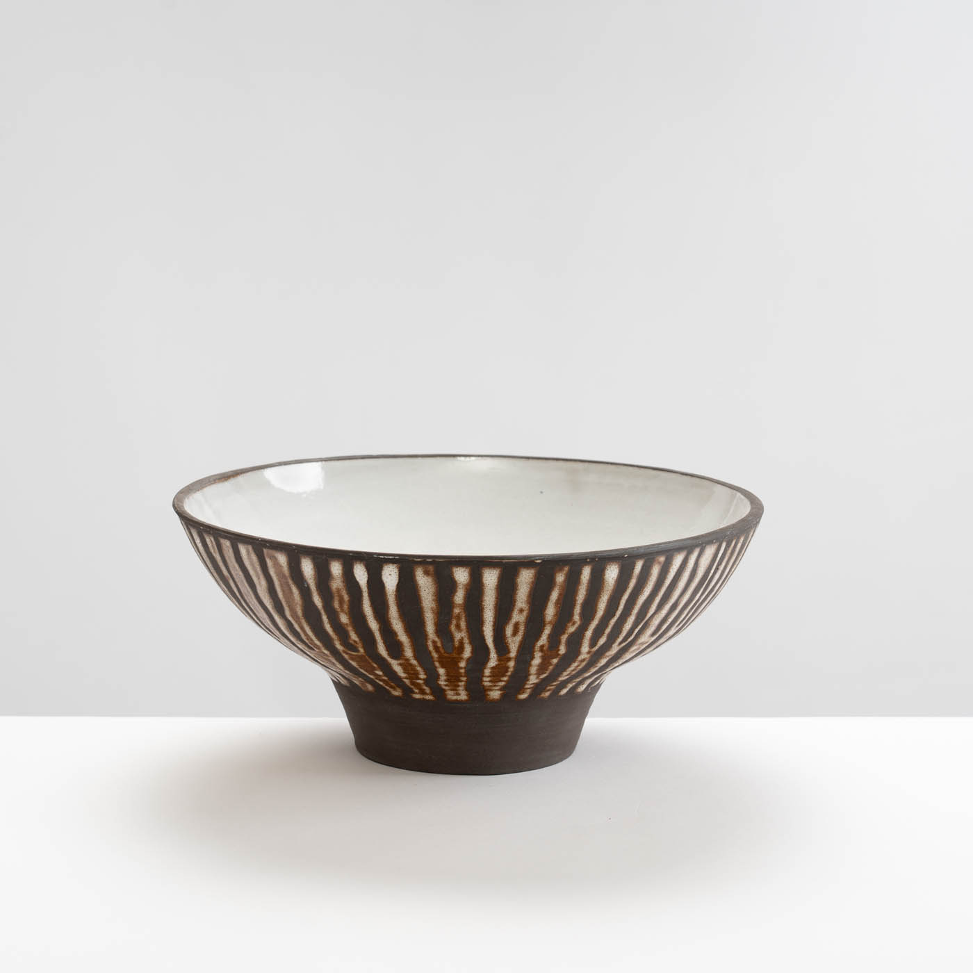 LMS469Y81 Vulcan Black Bowl