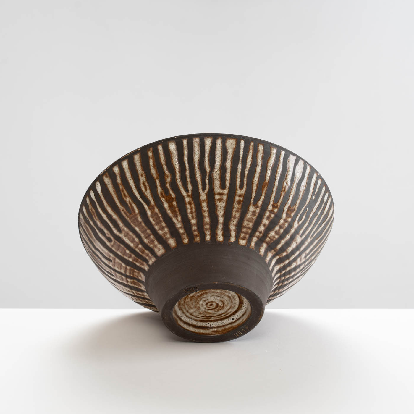 LMS469Y81 Vulcan Black Bowl